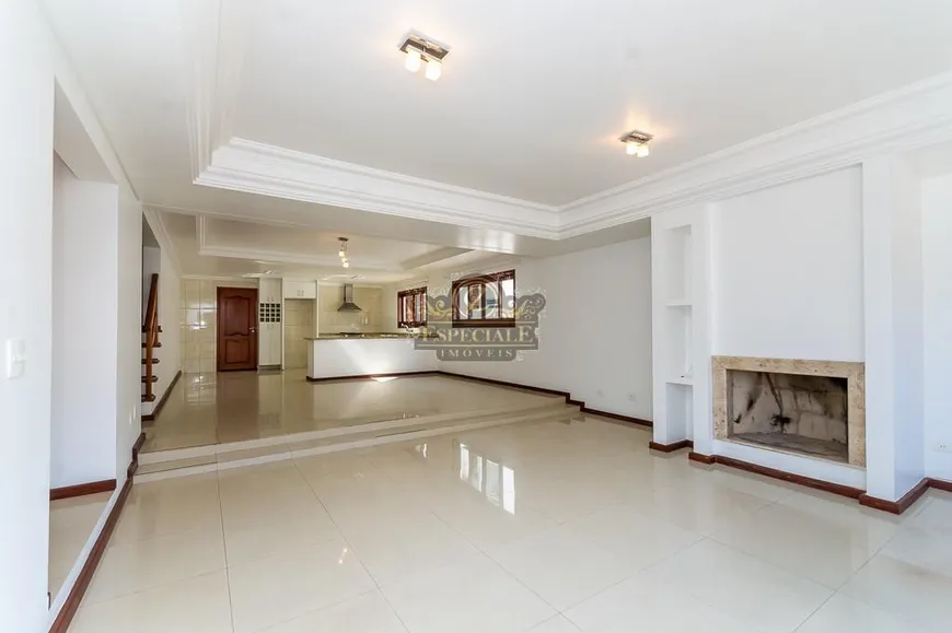 Foto 1 de Casa com 3 Quartos para alugar, 356m² em Orleans, Curitiba