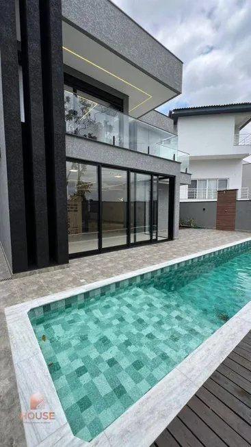 Foto 1 de Casa de Condomínio com 3 Quartos à venda, 315m² em Arua, Mogi das Cruzes