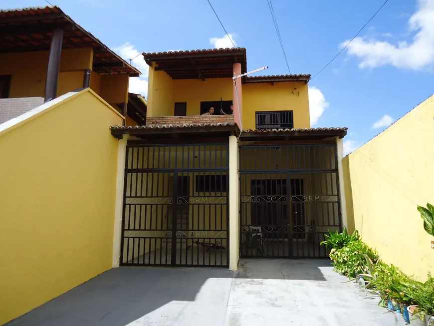 Foto 1 de Casa com 3 Quartos para alugar, 103m² em Montese, Fortaleza