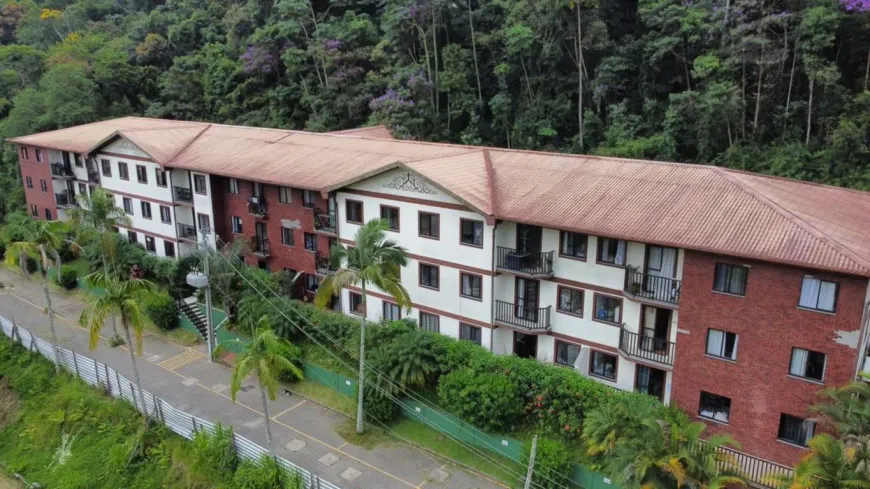 Foto 1 de Apartamento com 4 Quartos para venda ou aluguel, 120m² em Samambaia, Petrópolis