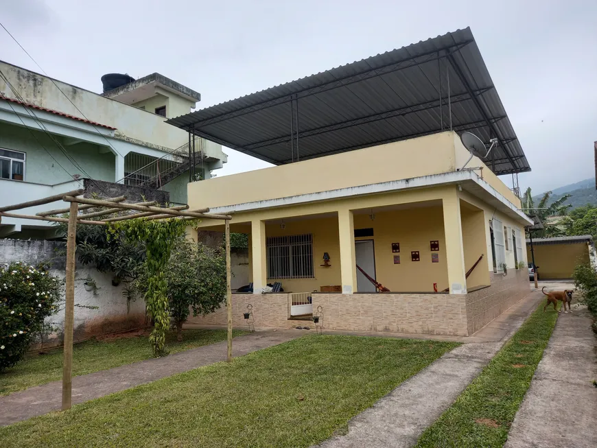 Foto 1 de Casa com 3 Quartos à venda, 100m² em Santa Cruz da Serra, Duque de Caxias