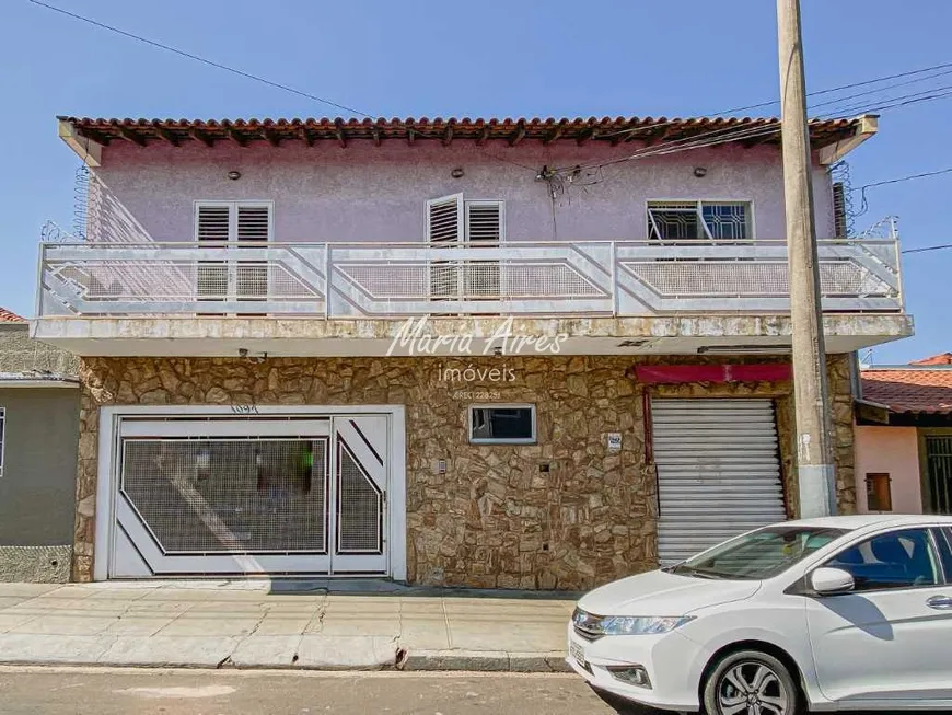 Foto 1 de Sobrado com 3 Quartos à venda, 206m² em Vila Prado, São Carlos