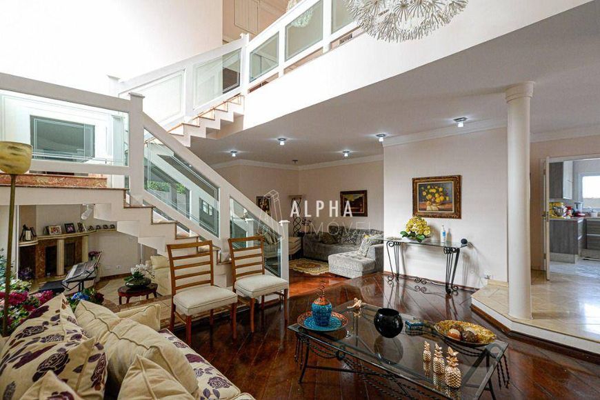 Casa de Condomínio na Alameda das Margaridas, Alphaville em Santana de