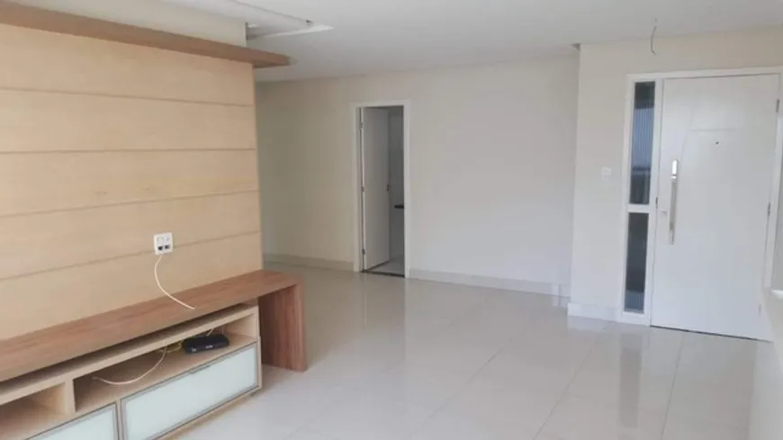 Foto 1 de Apartamento com 4 Quartos à venda, 120m² em Itaigara, Salvador