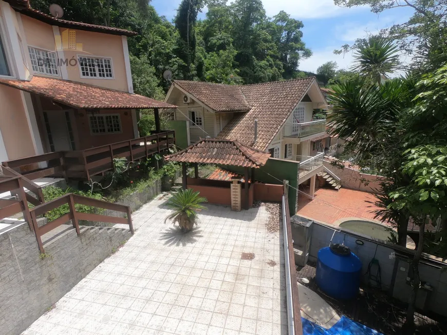 Foto 1 de Casa com 3 Quartos à venda, 300m² em Matapaca, Niterói
