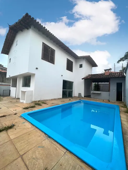 Foto 1 de Casa com 4 Quartos à venda, 360m² em Santa Amélia, Belo Horizonte