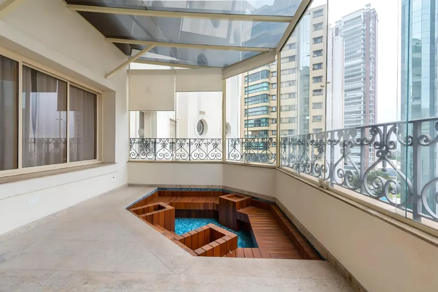 Foto 1 de Apartamento com 4 Quartos à venda, 335m² em Tatuapé, São Paulo