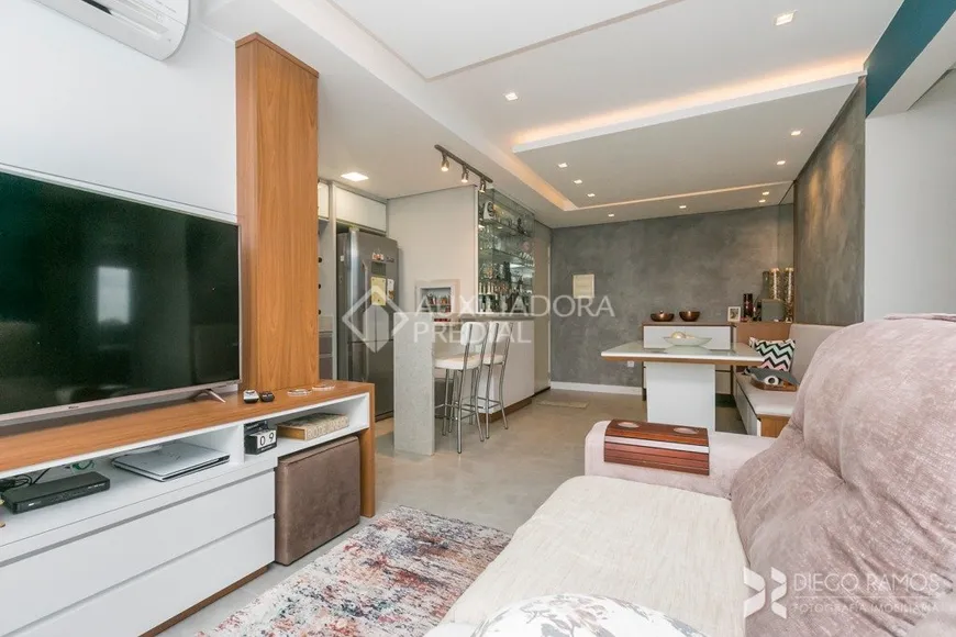 Foto 1 de Apartamento com 2 Quartos à venda, 76m² em Jardim Itú Sabará, Porto Alegre