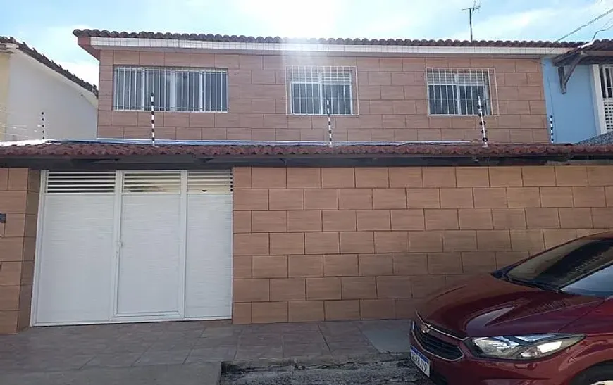 Foto 1 de Casa com 3 Quartos para alugar, 150m² em Lagoa Nova, Natal