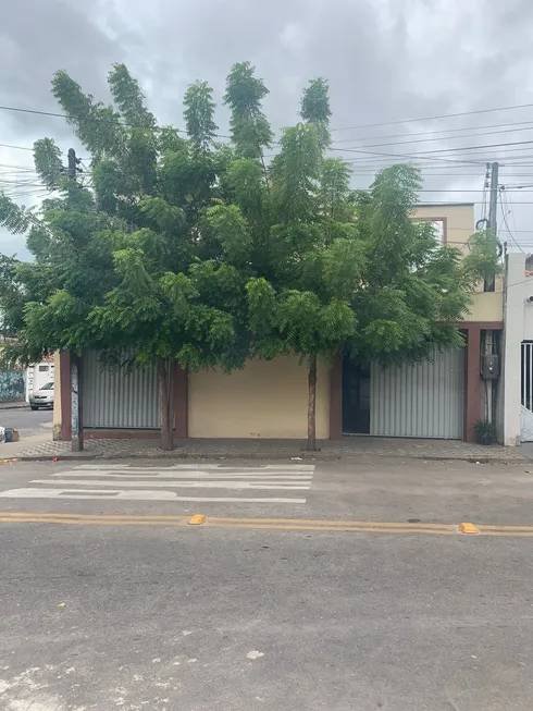 Foto 1 de Casa com 4 Quartos à venda, 360m² em Vila Ellery, Fortaleza