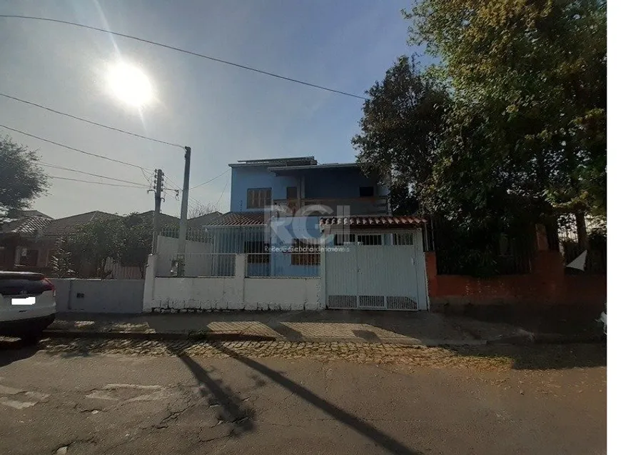 Foto 1 de Casa com 3 Quartos à venda, 255m² em Vila João Pessoa, Porto Alegre