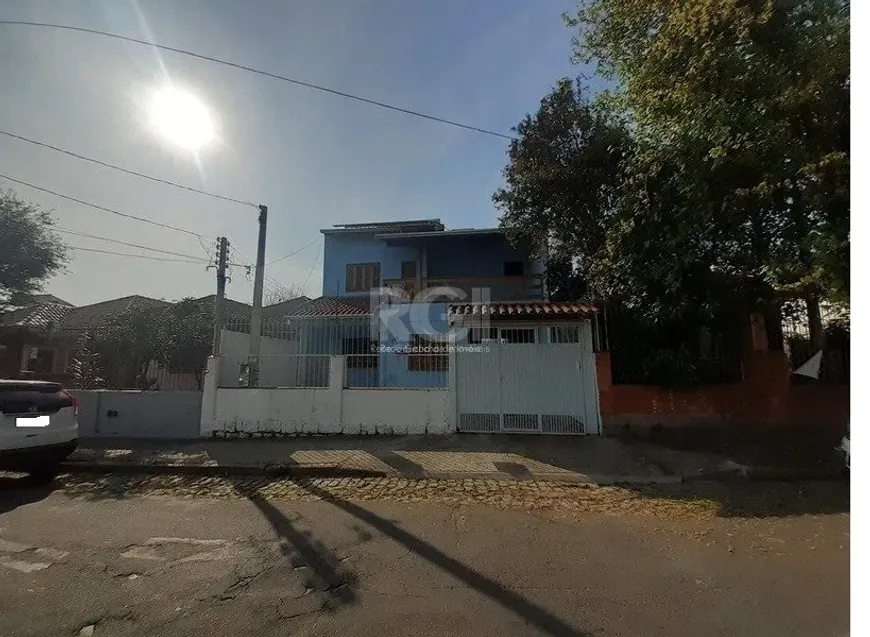 Foto 1 de Casa com 3 Quartos à venda, 257m² em Vila João Pessoa, Porto Alegre