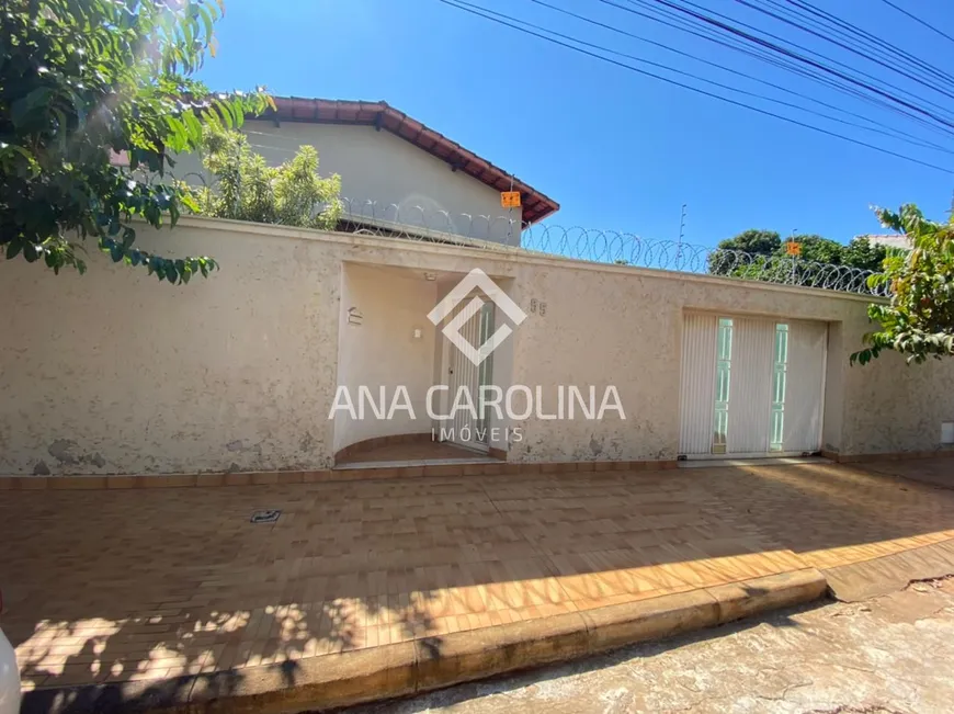 Foto 1 de Casa com 3 Quartos à venda, 278m² em São José, Montes Claros