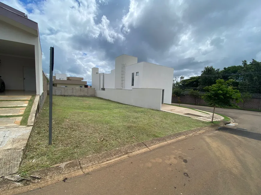 Foto 1 de Lote/Terreno à venda, 308m² em Quebec, São Carlos