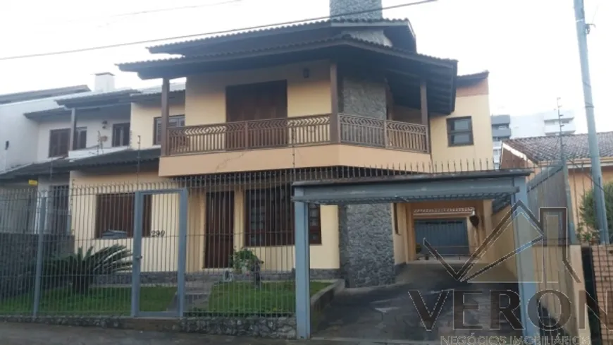 Foto 1 de Casa com 4 Quartos à venda, 322m² em Nossa Senhora da Saúde, Caxias do Sul
