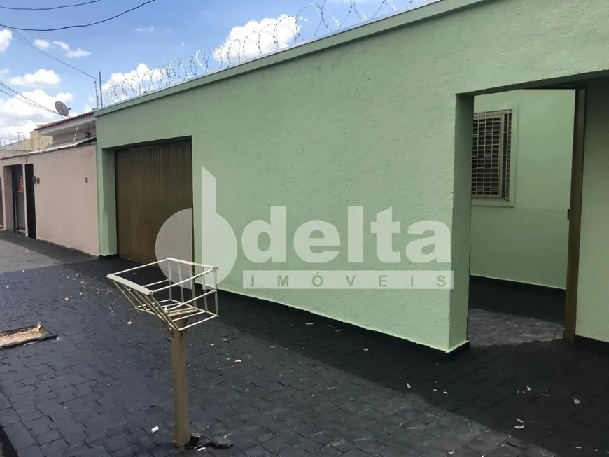 Foto 1 de Casa com 4 Quartos para alugar, 140m² em Martins, Uberlândia