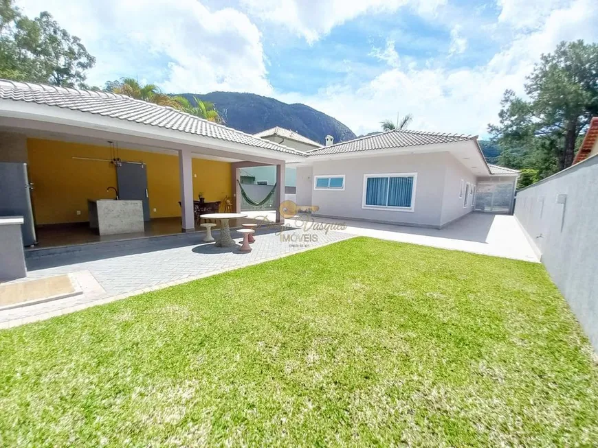 Foto 1 de Casa de Condomínio com 3 Quartos à venda, 246m² em Parque do Imbuí, Teresópolis