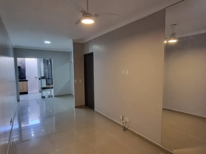 Foto 1 de Casa com 2 Quartos à venda, 70m² em Jardim Imperial, Cuiabá