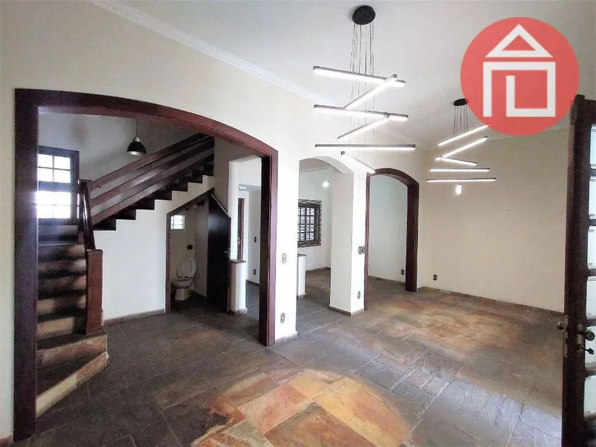 Foto 1 de Casa com 3 Quartos para alugar, 328m² em Centro, Bragança Paulista