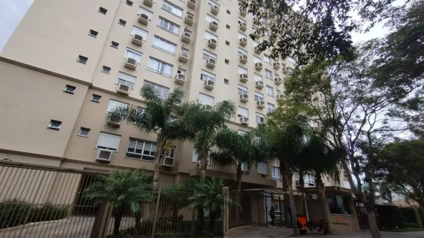 Foto 1 de Apartamento com 2 Quartos à venda, 70m² em Passo da Areia, Porto Alegre