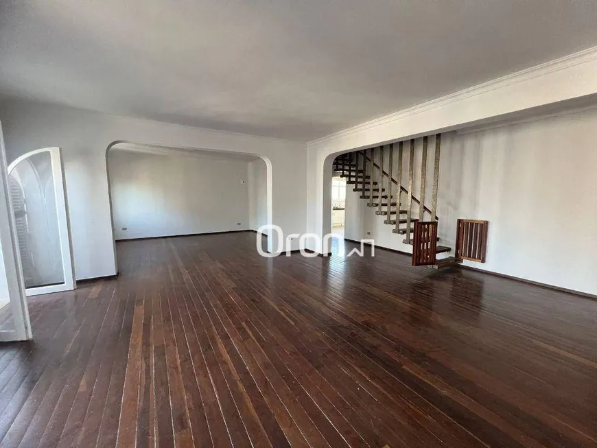 Foto 1 de Cobertura com 5 Quartos à venda, 328m² em Setor Oeste, Goiânia