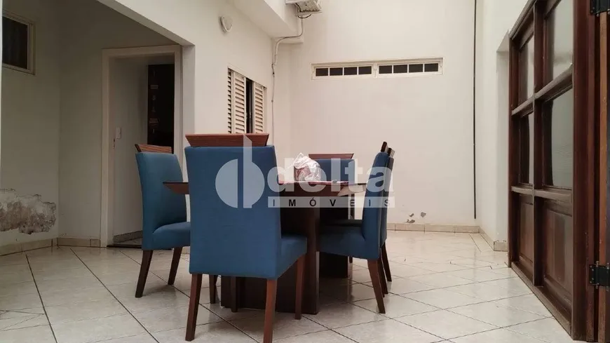 Foto 1 de Casa com 3 Quartos à venda, 187m² em Umuarama, Uberlândia