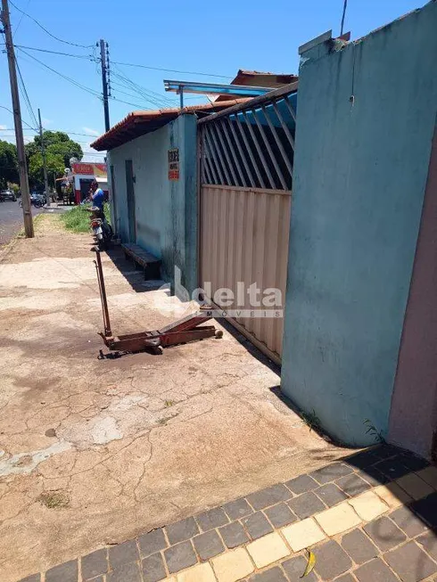 Foto 1 de à venda, 325m² em Carajas, Uberlândia