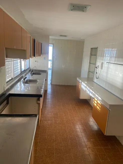 Foto 1 de Apartamento com 4 Quartos à venda, 219m² em Campo Grande, Salvador