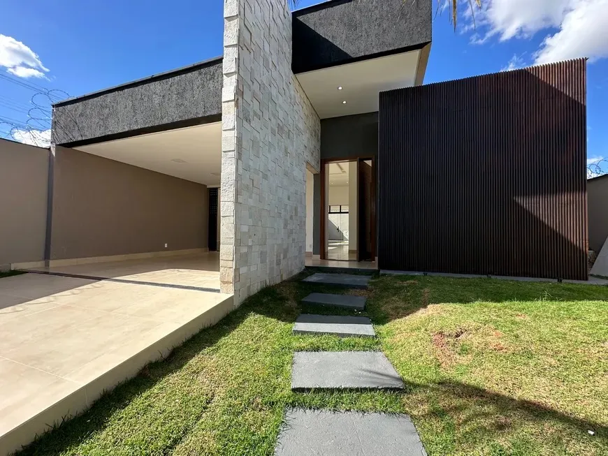 Foto 1 de Casa com 3 Quartos à venda, 247m² em Residencial Marília, Senador Canedo