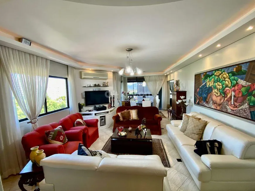 Foto 1 de Apartamento com 4 Quartos à venda, 217m² em Centro, Tubarão