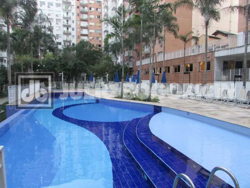 Foto 1 de Apartamento com 2 Quartos à venda, 63m² em Centro, Rio de Janeiro