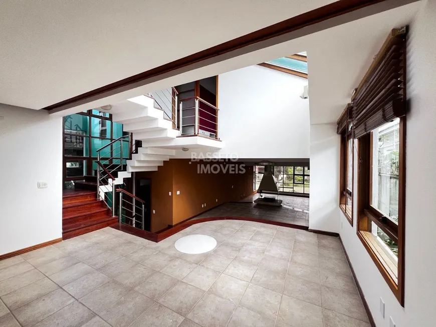 Foto 1 de Casa com 5 Quartos à venda, 660m² em Joao Paulo, Florianópolis