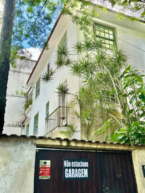 Foto 1 de Casa com 5 Quartos à venda, 230m² em Jardim Botânico, Rio de Janeiro