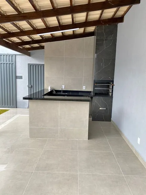 Foto 1 de Casa com 3 Quartos à venda, 165m² em Jardim Patrícia, Uberlândia