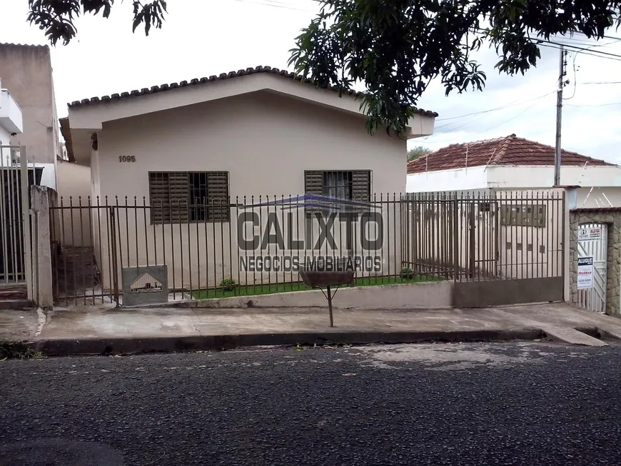 Foto 1 de Casa com 3 Quartos à venda, 200m² em Brasil, Uberlândia