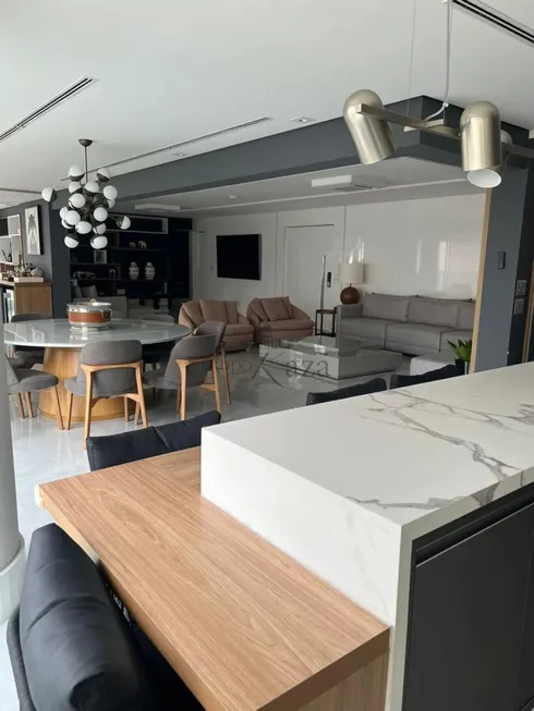 Foto 1 de Apartamento com 3 Quartos à venda, 271m² em Chácara Klabin, São Paulo