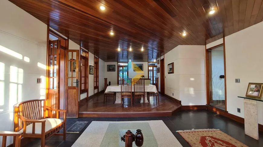 Foto 1 de Casa de Condomínio com 5 Quartos à venda, 344m² em Piratininga, Niterói