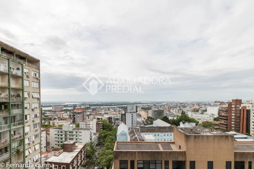 Foto 1 de Apartamento com 2 Quartos à venda, 77m² em Independência, Porto Alegre