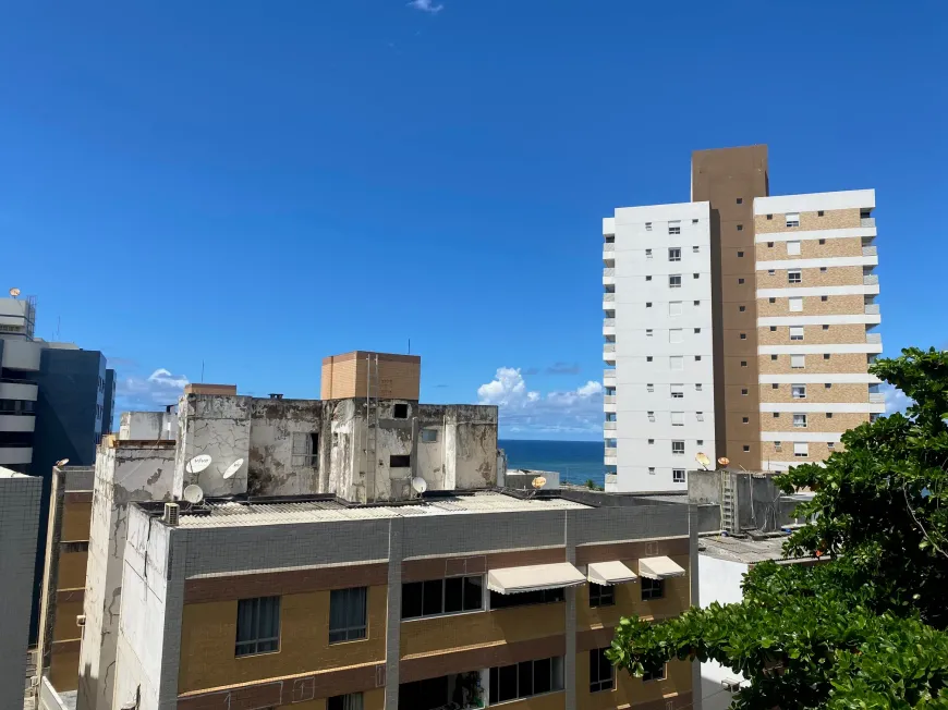 Foto 1 de Apartamento com 3 Quartos à venda, 120m² em Costa Azul, Salvador