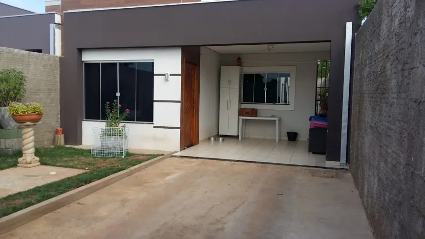 Foto 1 de Casa com 3 Quartos à venda, 100m² em Jardim Universitário, Cuiabá
