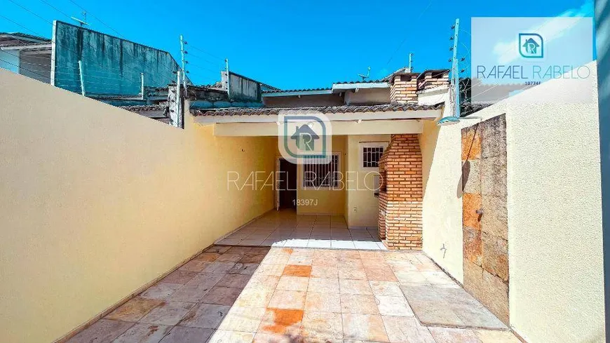 Foto 1 de Casa com 2 Quartos à venda, 70m² em Lagoa Redonda, Fortaleza