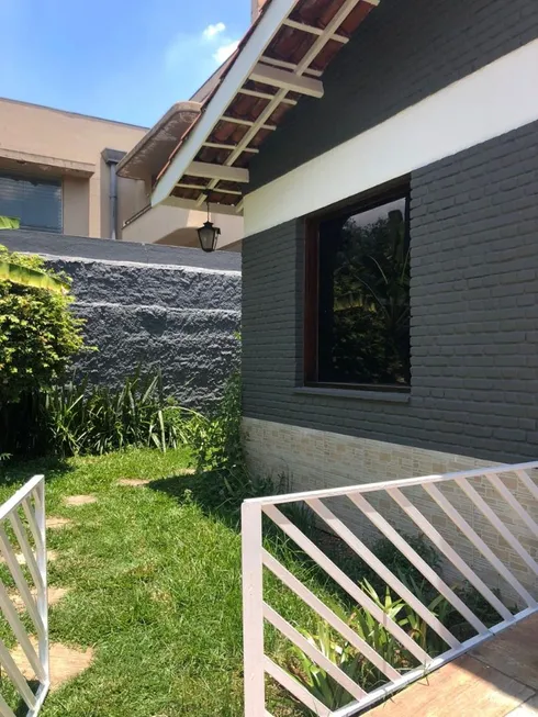 Foto 1 de Casa com 3 Quartos à venda, 450m² em Alto de Pinheiros, São Paulo