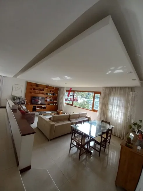 Foto 1 de Casa com 4 Quartos à venda, 380m² em Laranjeiras, Rio de Janeiro