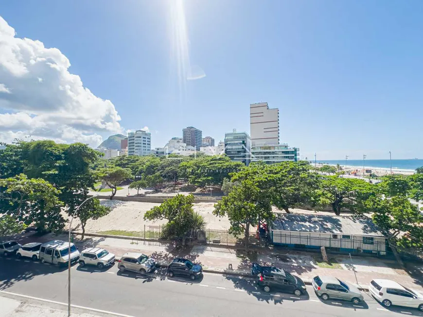 Foto 1 de Apartamento com 3 Quartos para venda ou aluguel, 169m² em Leblon, Rio de Janeiro