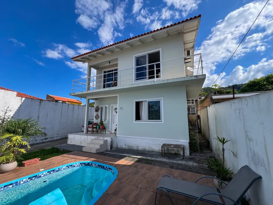 Foto 1 de Casa com 3 Quartos à venda, 120m² em Serraria, São José