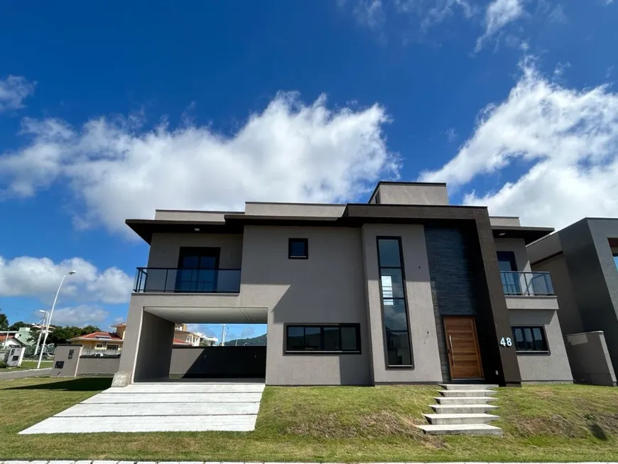 Foto 1 de Casa com 4 Quartos à venda, 252m² em São João do Rio Vermelho, Florianópolis