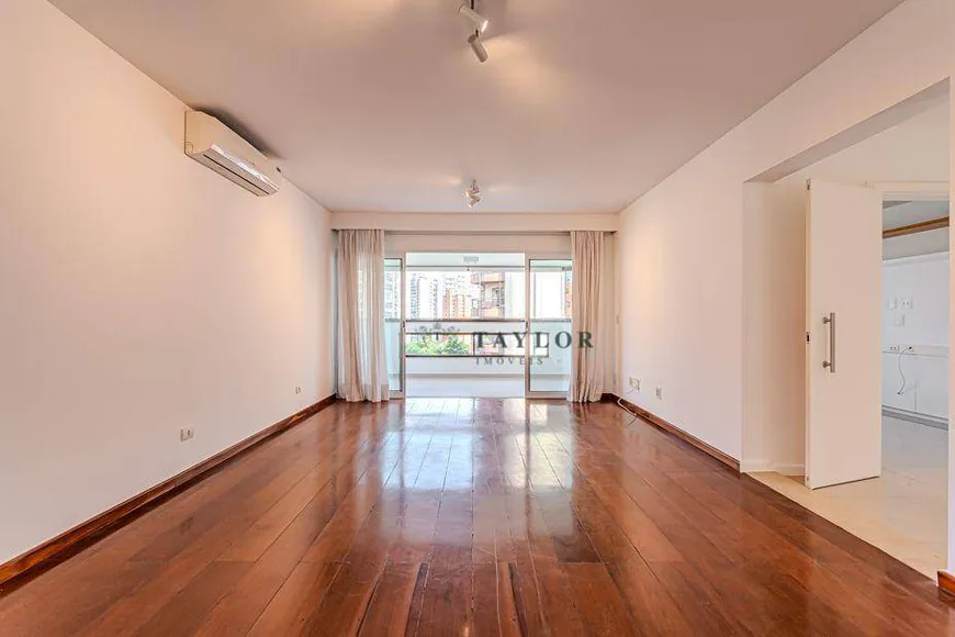 Foto 1 de Apartamento com 4 Quartos para alugar, 250m² em Indianópolis, São Paulo