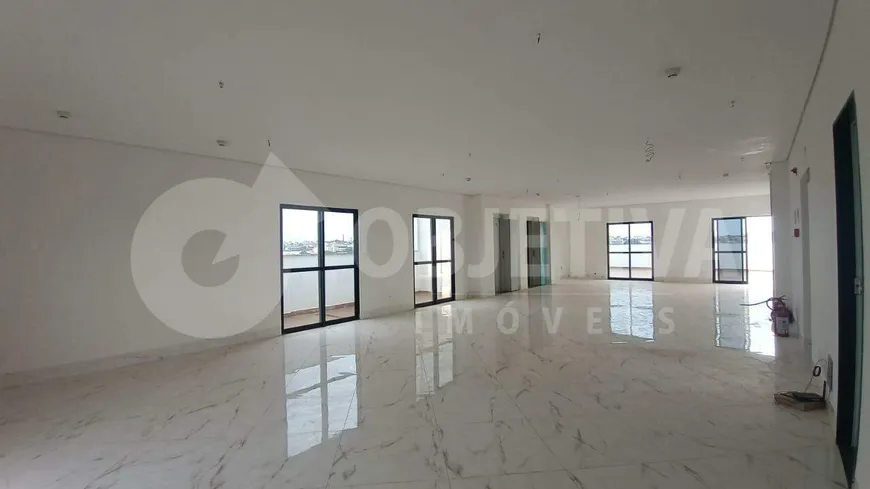 Foto 1 de Sala Comercial para alugar, 273m² em Tibery, Uberlândia