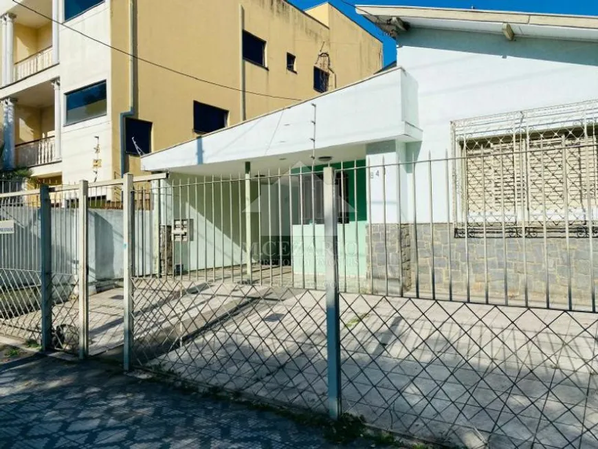 Foto 1 de Casa com 4 Quartos para alugar, 157m² em Centro, Taubaté