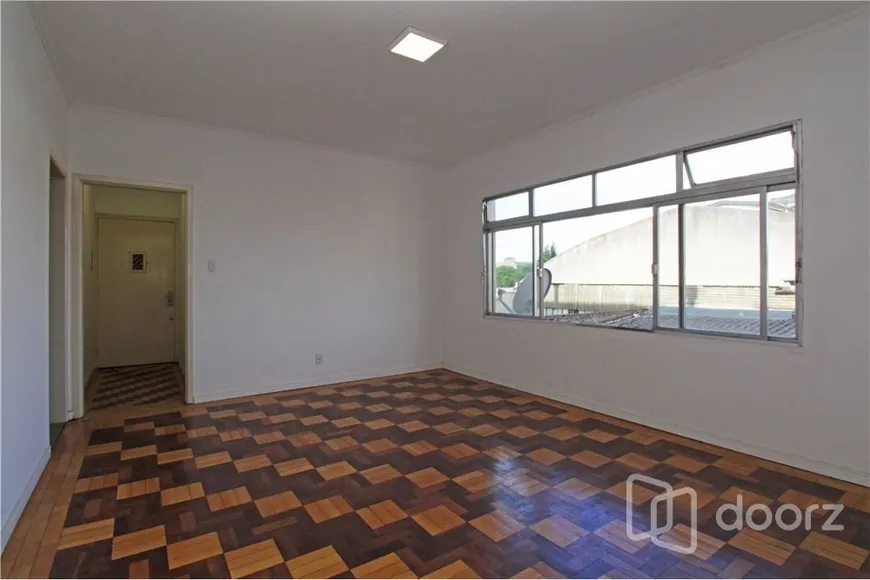 Foto 1 de Apartamento com 3 Quartos à venda, 94m² em Navegantes, Porto Alegre